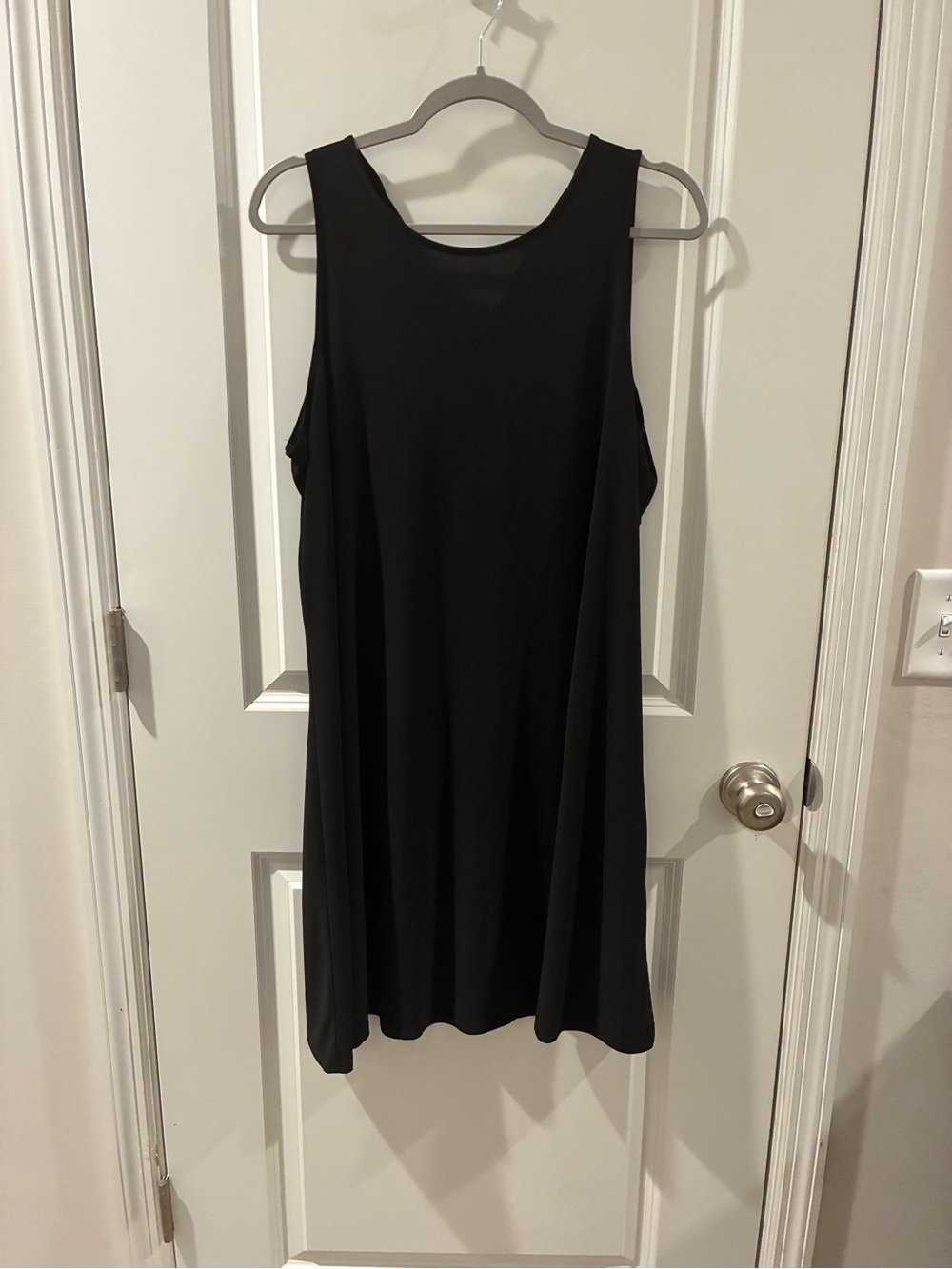 Anne Klein Classic Sleeveless Black Shift Dress